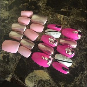 PRESS ON NAILS! Short coffin and square nails